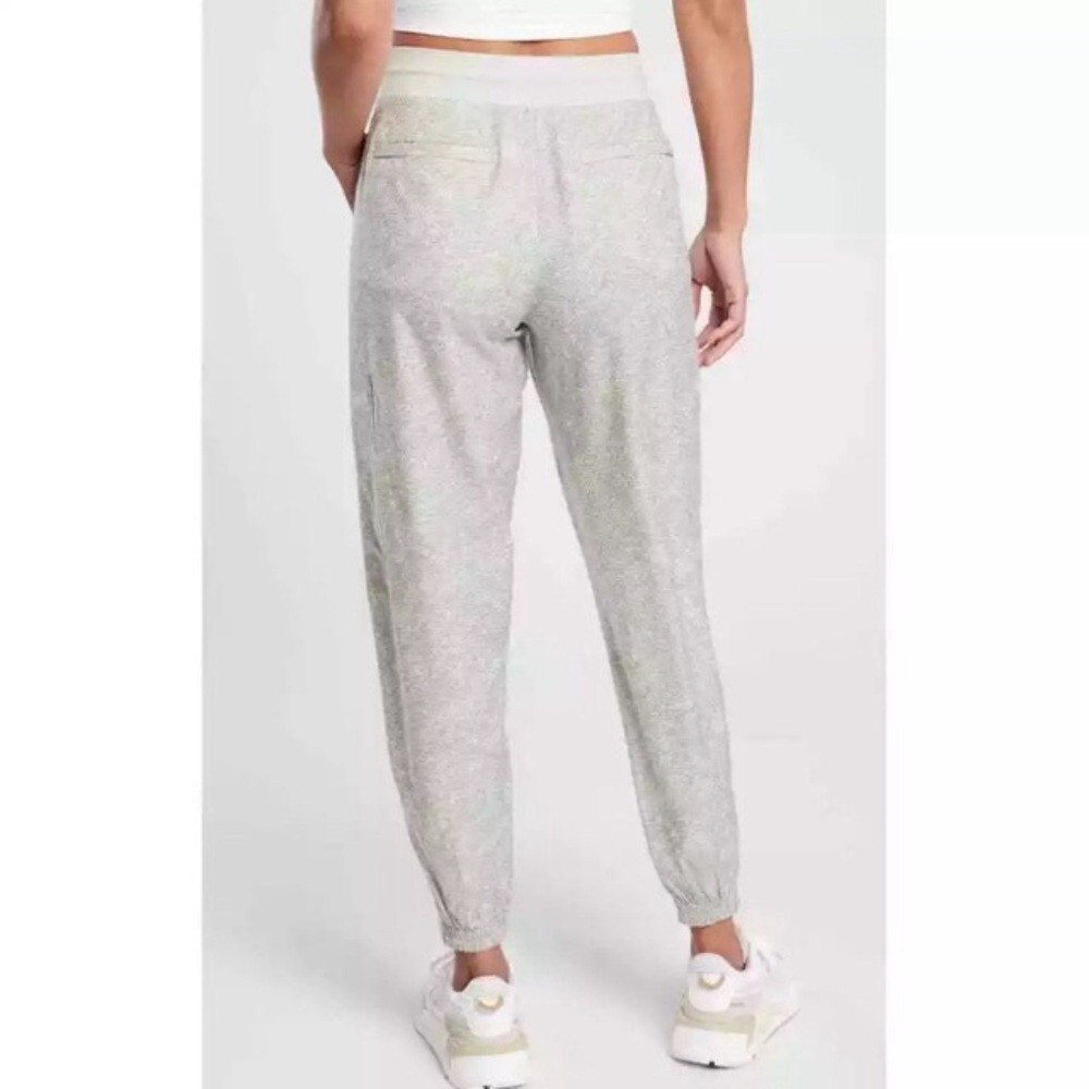 ATHLETA Venture Printed Pant High Rise Jogger Women’s Size 8 Cream Gray - Picture 3 of 16